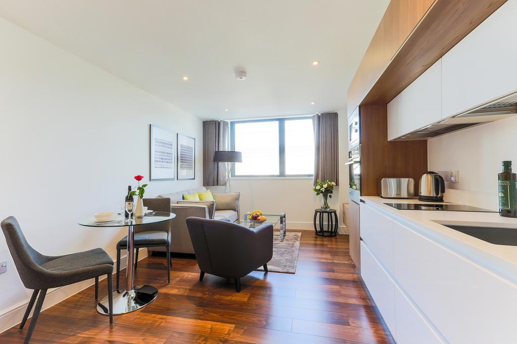 Swiss Cottage One London Ngoại thất bức ảnh