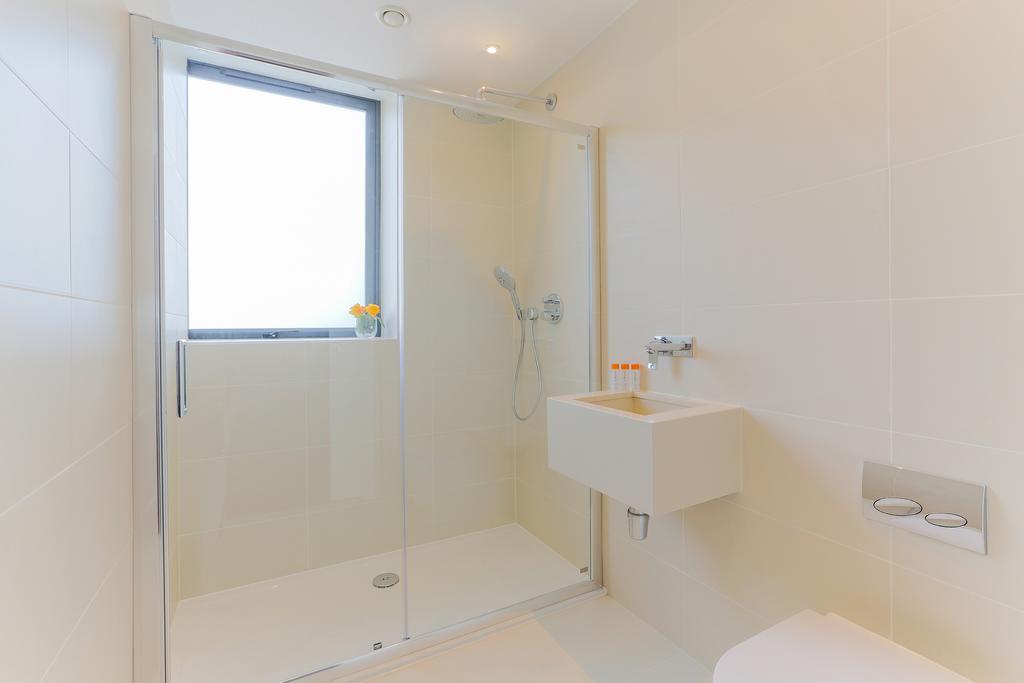 Swiss Cottage One London Ngoại thất bức ảnh