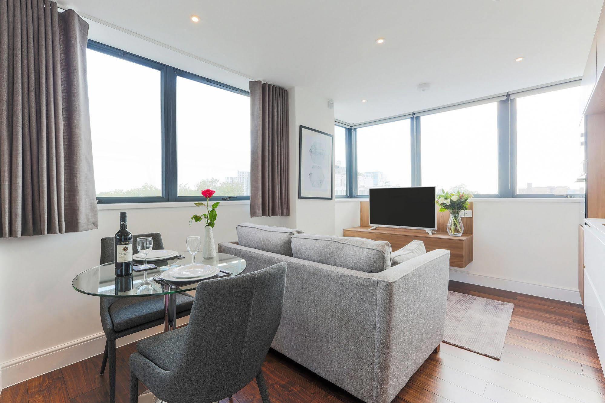 Swiss Cottage One London Ngoại thất bức ảnh