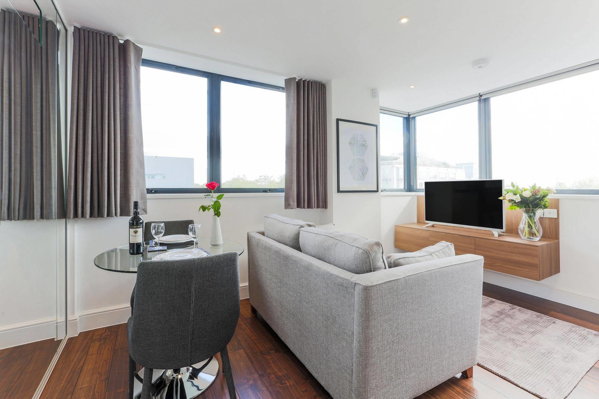 Swiss Cottage One London Ngoại thất bức ảnh