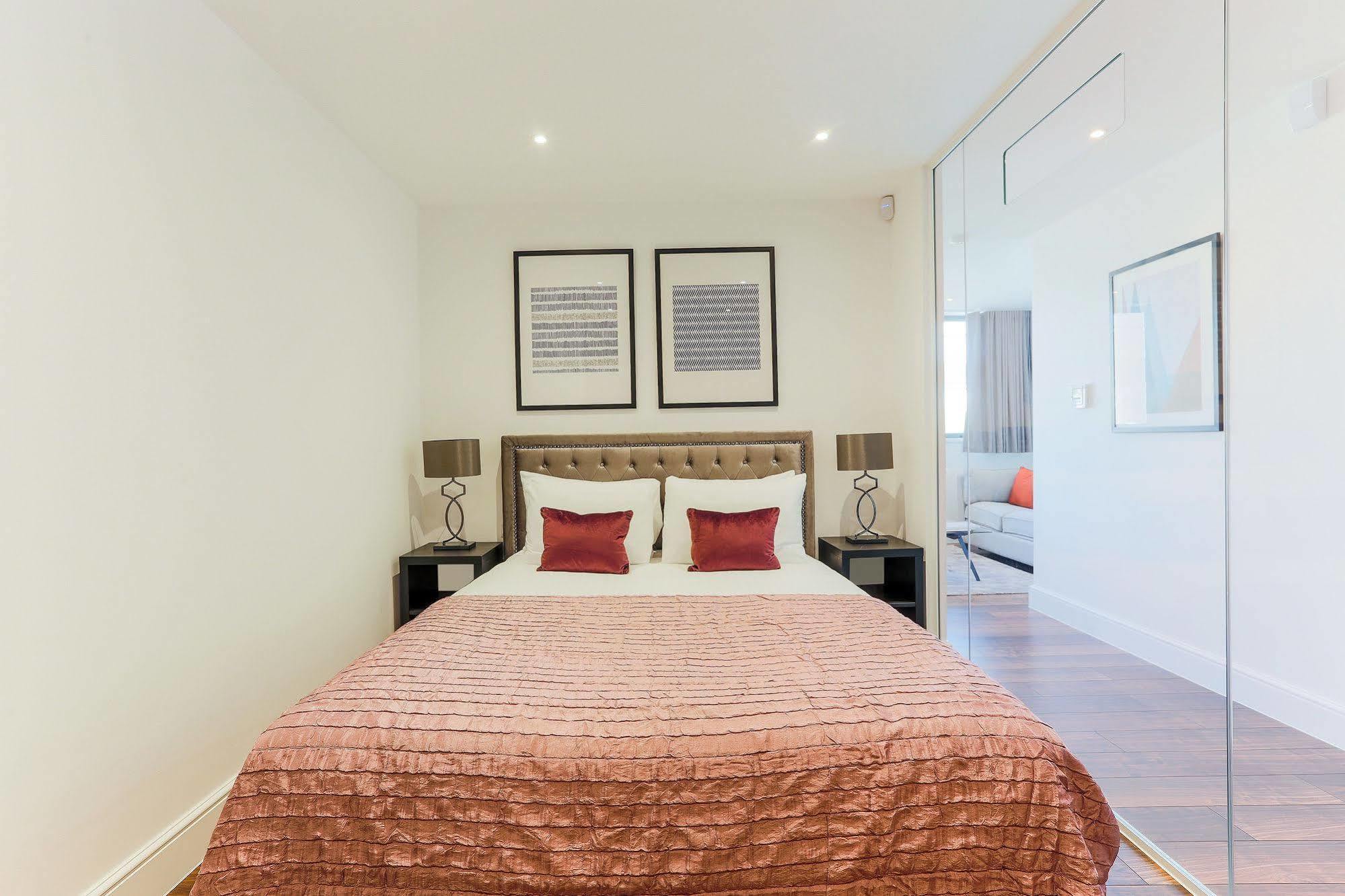Swiss Cottage One London Ngoại thất bức ảnh