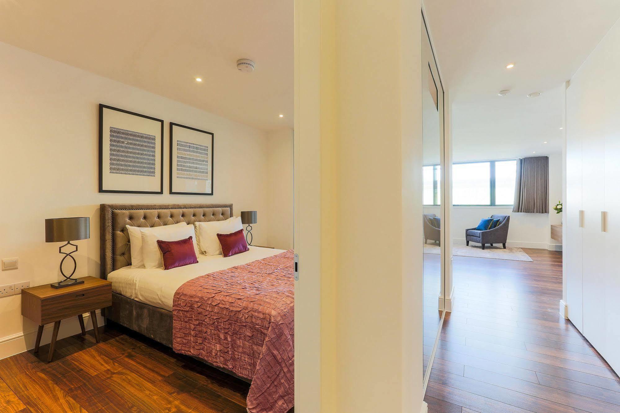 Swiss Cottage One London Ngoại thất bức ảnh