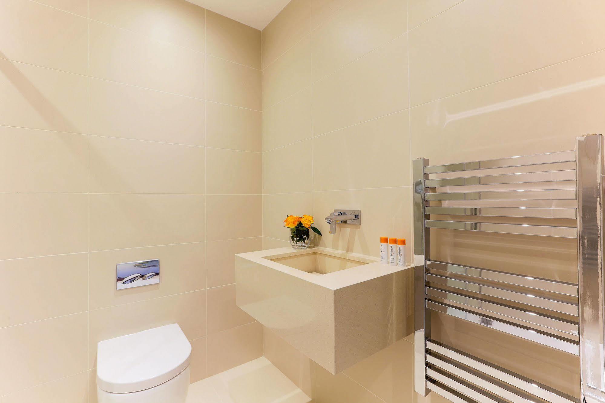 Swiss Cottage One London Ngoại thất bức ảnh