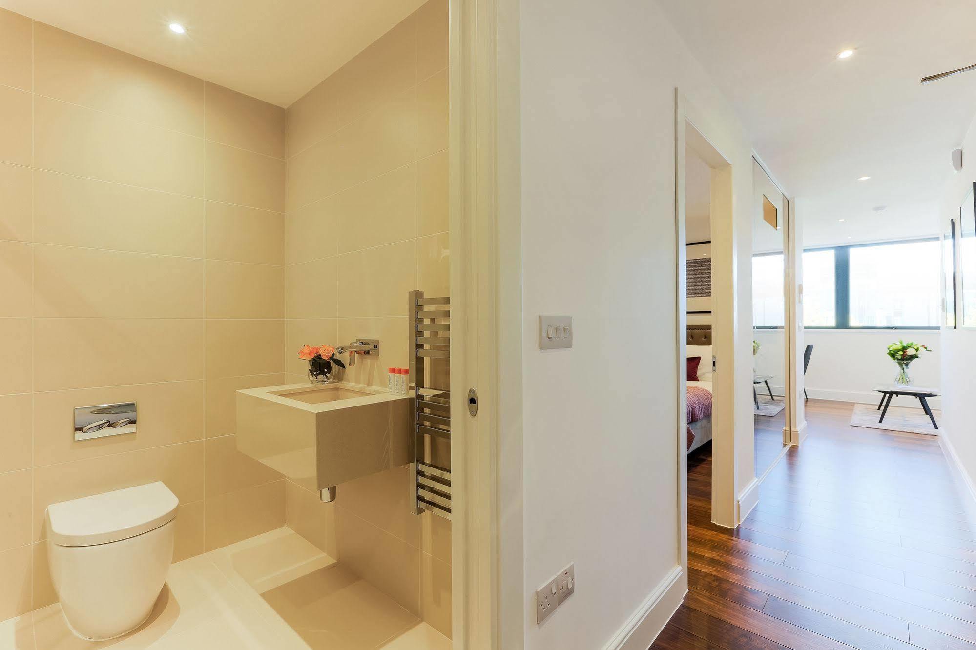 Swiss Cottage One London Ngoại thất bức ảnh
