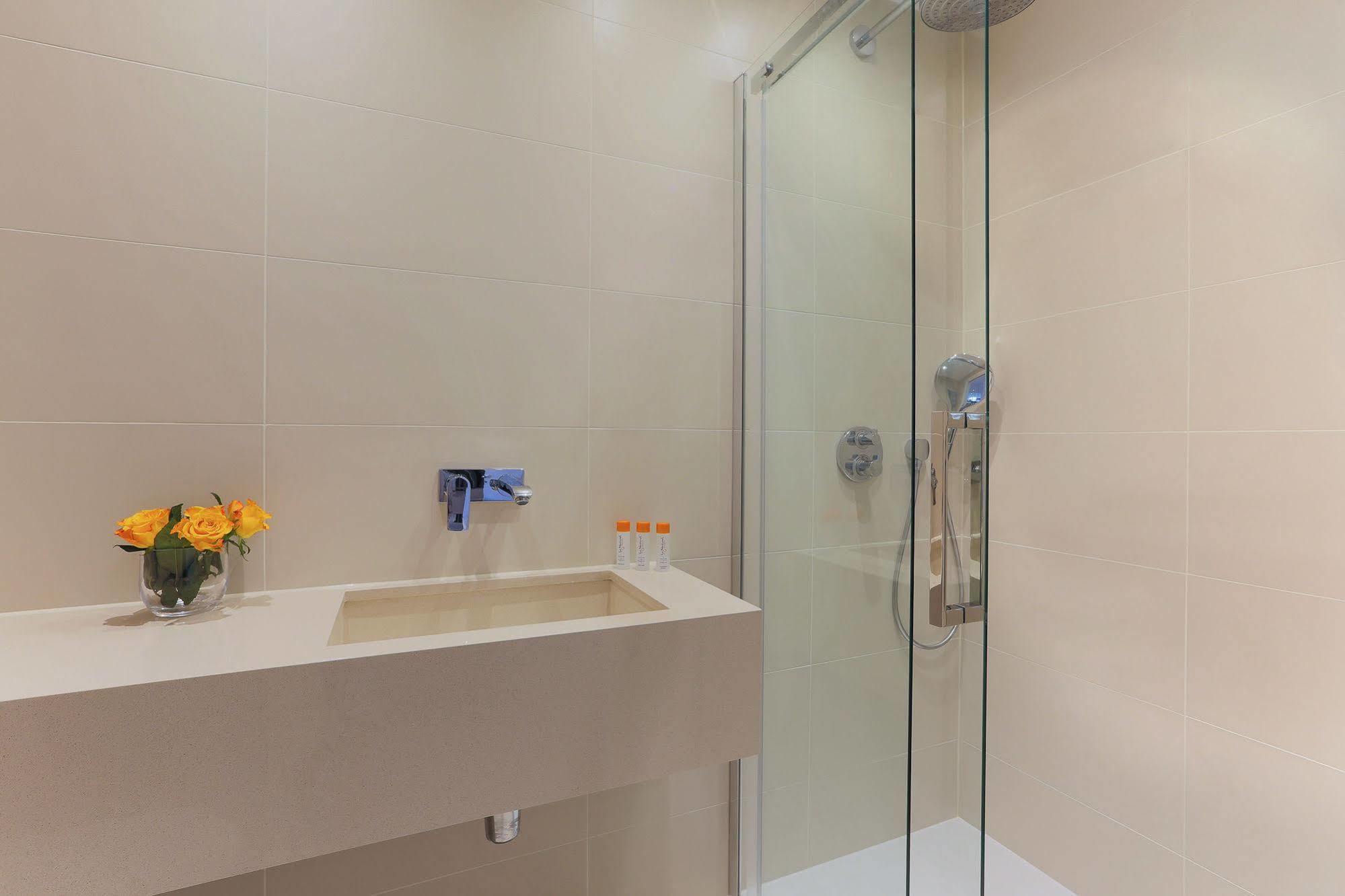Swiss Cottage One London Ngoại thất bức ảnh
