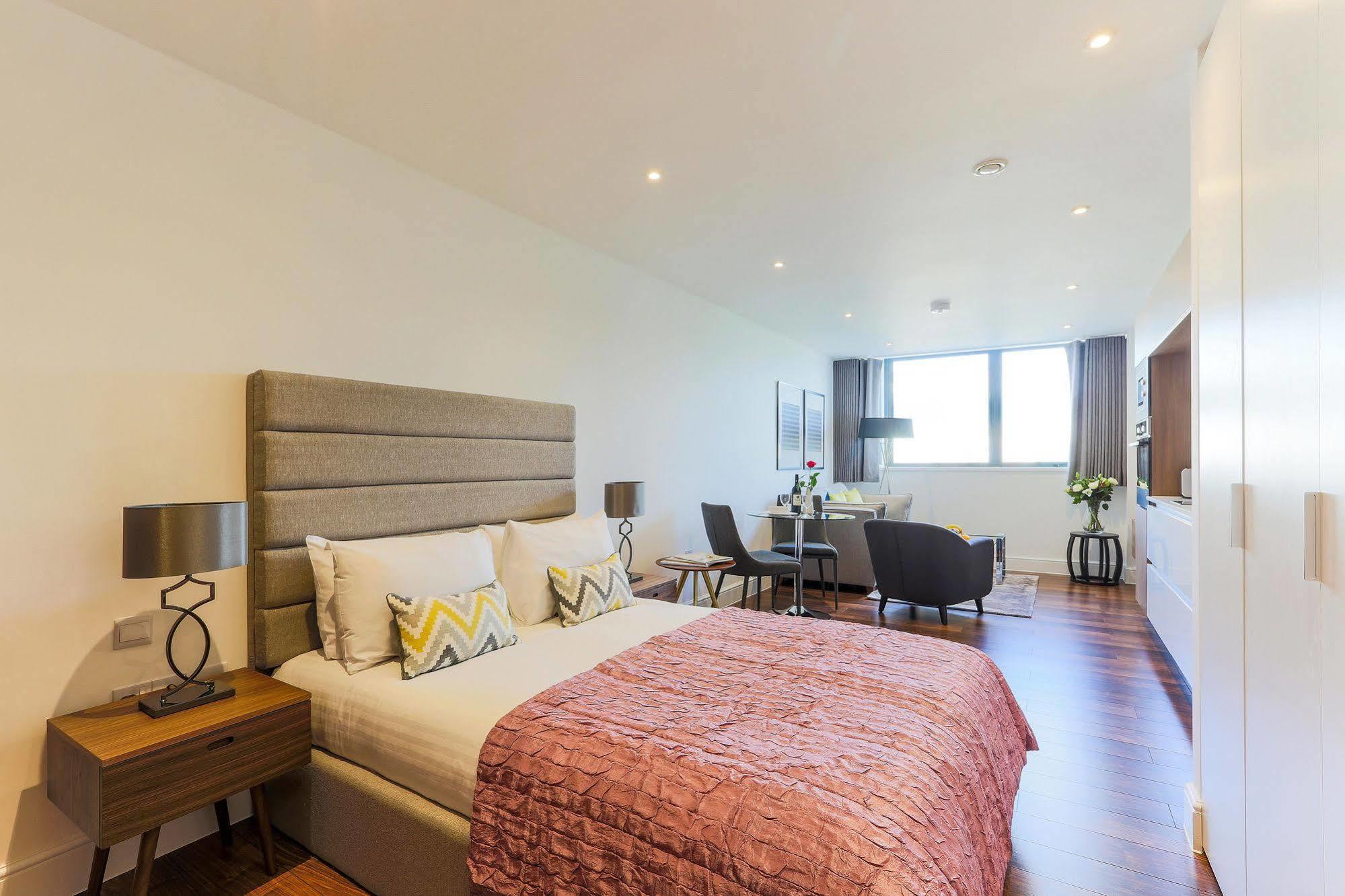 Swiss Cottage One London Ngoại thất bức ảnh