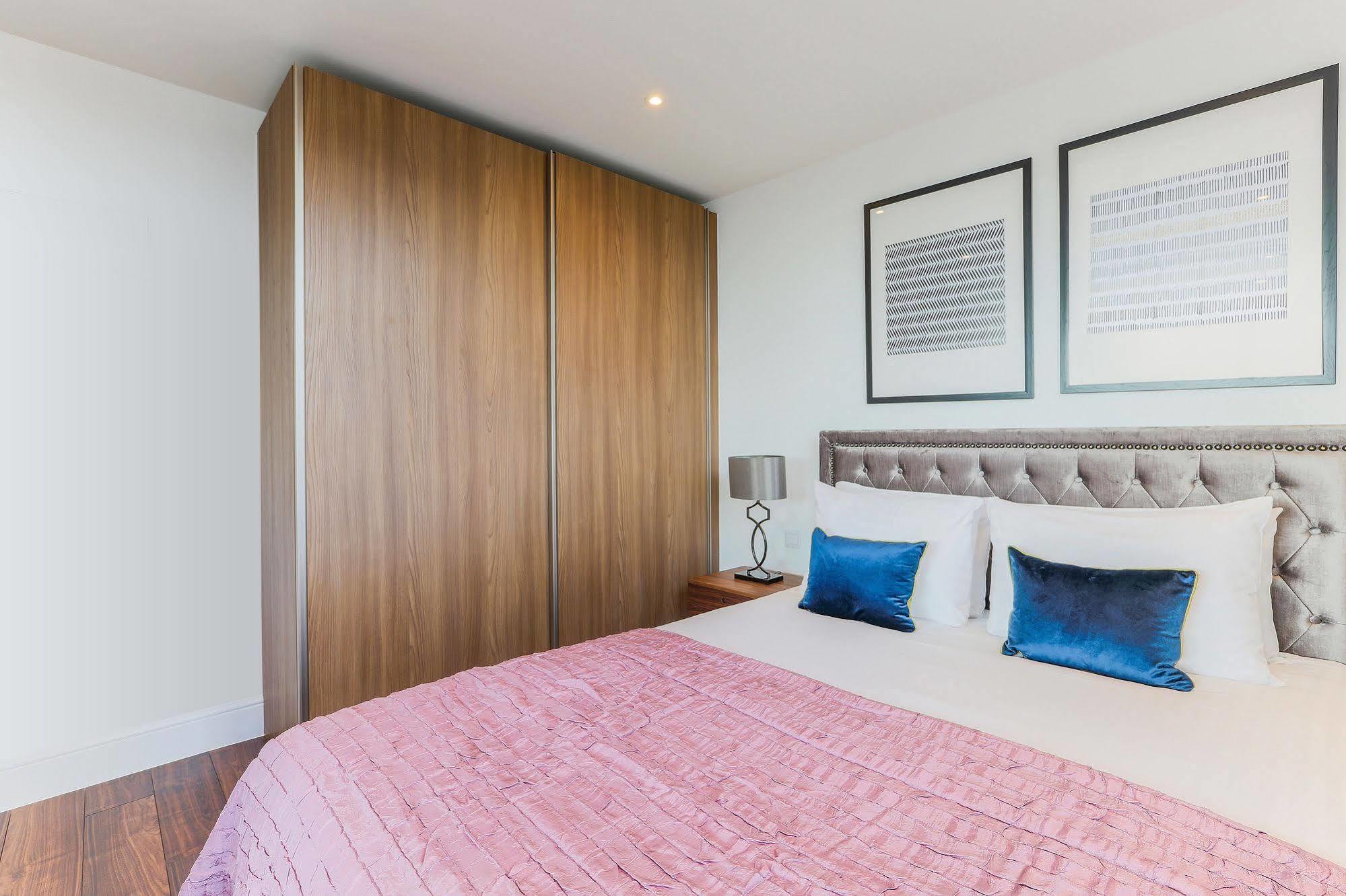 Swiss Cottage One London Ngoại thất bức ảnh