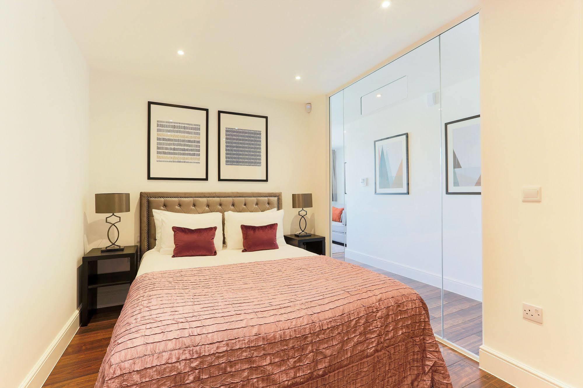 Swiss Cottage One London Ngoại thất bức ảnh